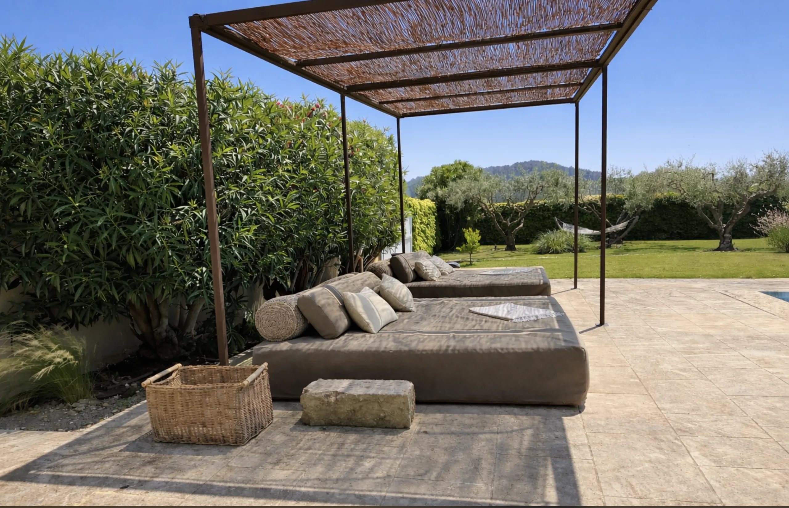 lit piscine